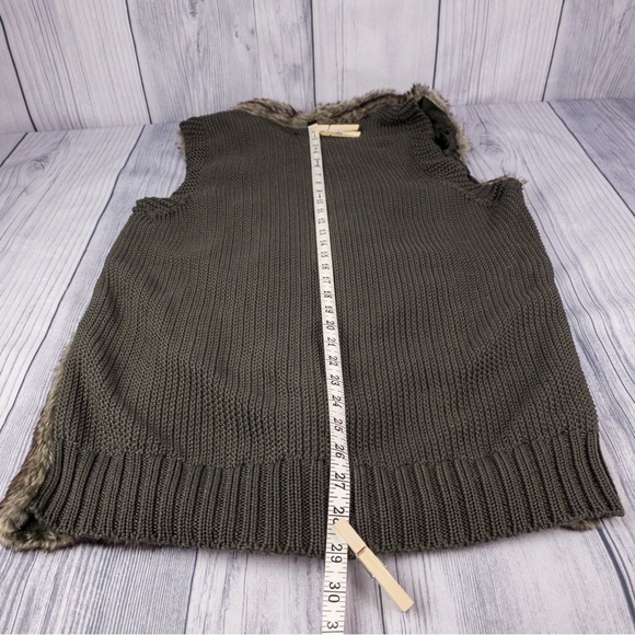 ‼️SOLD‼️ Brown Faux Fur Vest - XL - Picture 15 of 16